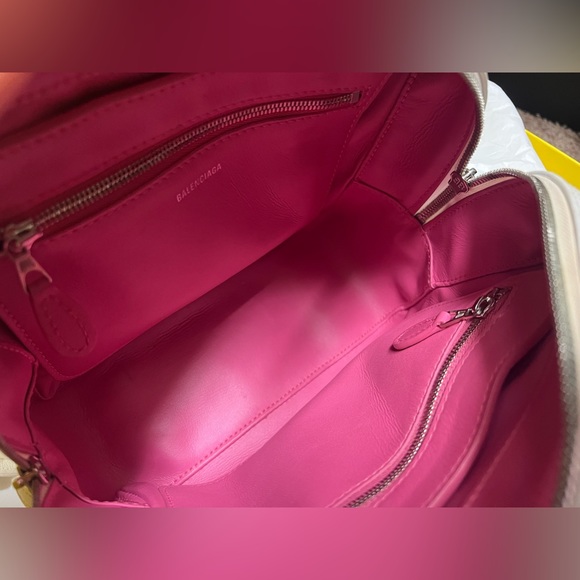 Authentic used balenciaga bag - Picture 4 of 8